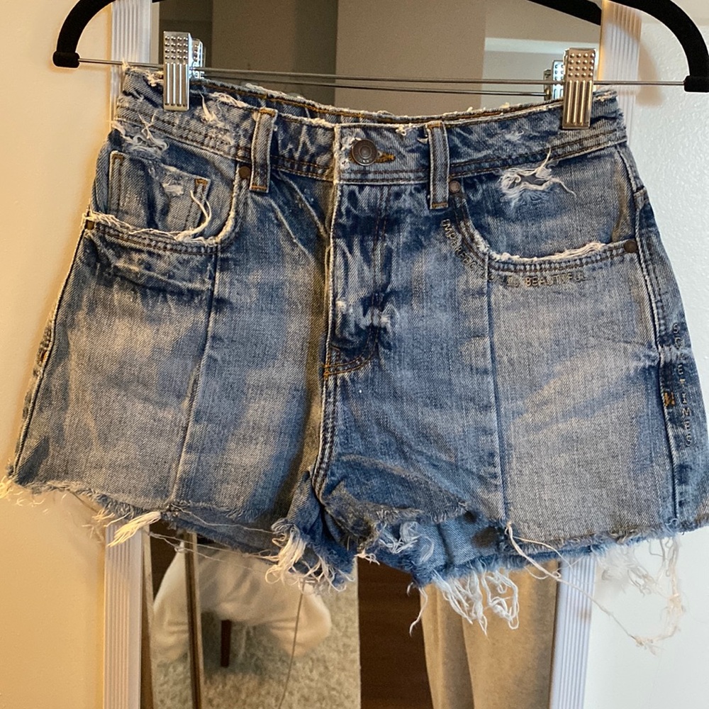 Zara distressed denim high waisted shorts size US 2